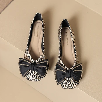 Женская летняя обувь с леопардовым принтом на плоской подошве, маленький ароматный ветер, новинка 2023 года, галстук-бабочка с квадратной головкой, женская обувь-лодочка, божья коровка